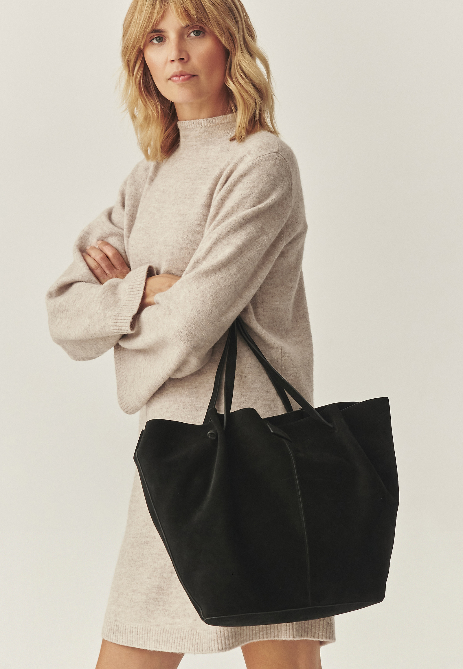 SEMIŠOVÁ TAŠKA S KOZMETICKOU TAŠTIČKOU - ORIA SEMIŠOVÁ TAŠKA S KOZMETICKOU TAŠTIČKOU - ORIA ČIERNA 118641