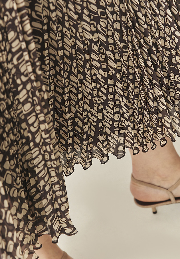 PLEATED DRESS WITH ORIGINAL DESIGN - IDA PLEATED DRESS WITH ORIGINAL DESIGN - IDA BROWN 4