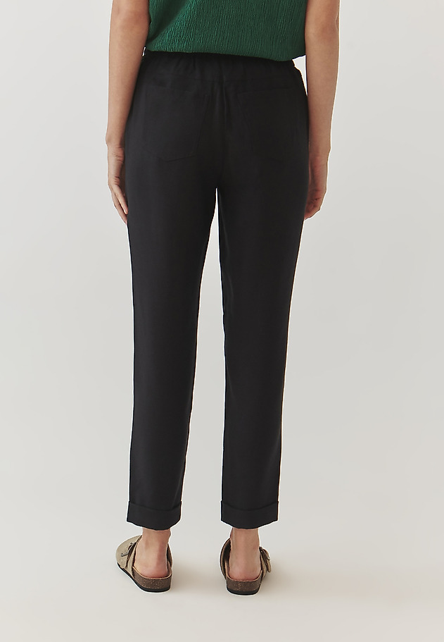 LADIES’ TROUSERS WITH TIED STRINGS - SUMIKO 1 LADIES’ TROUSERS WITH TIED STRINGS - SUMIKO 1 CZARNY 3