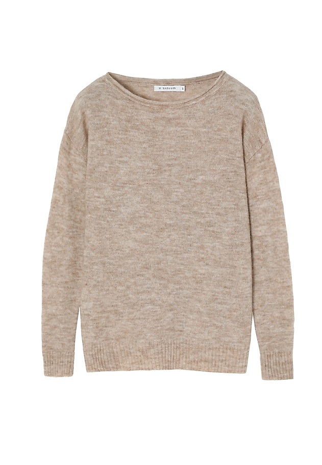 KLASYCZNY SWETER DAMSKI Z DEKOLTEM W ŁÓDKĘ — FLUFKO KLASYCZNY SWETER DAMSKI Z DEKOLTEM W ŁÓDKĘ — FLUFKO BEŻOWY 6