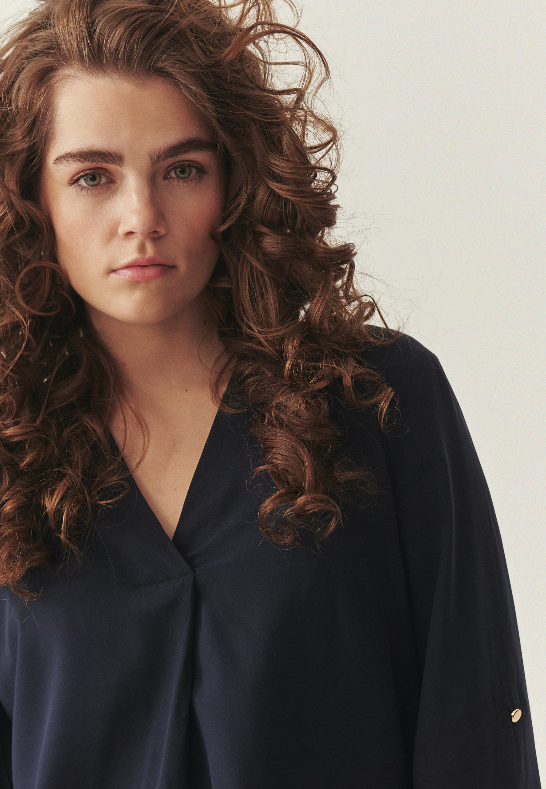 KLASYCZNA BLUZKA Z WISKOZY LENZING™ ECOVERO™ - ELMI