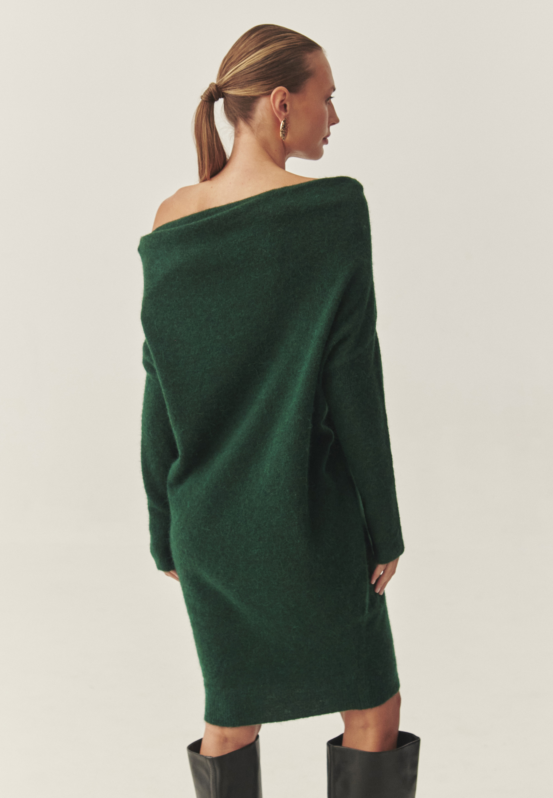 ŽENSKA OBLEKA IZ PREJE Z 'VODNIM' IZREZOM - AWATI ZELENA 2