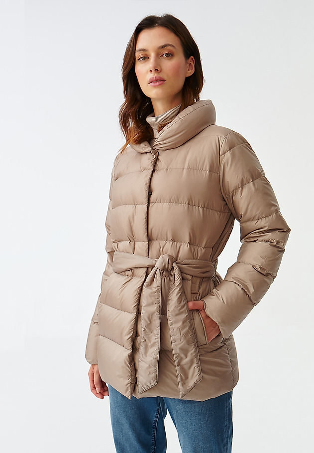 LADIES’ PUFFER JACKET WITH TIE ZOA LADIES’ PUFFER JACKET WITH TIE ZOA BEŻOWY 1