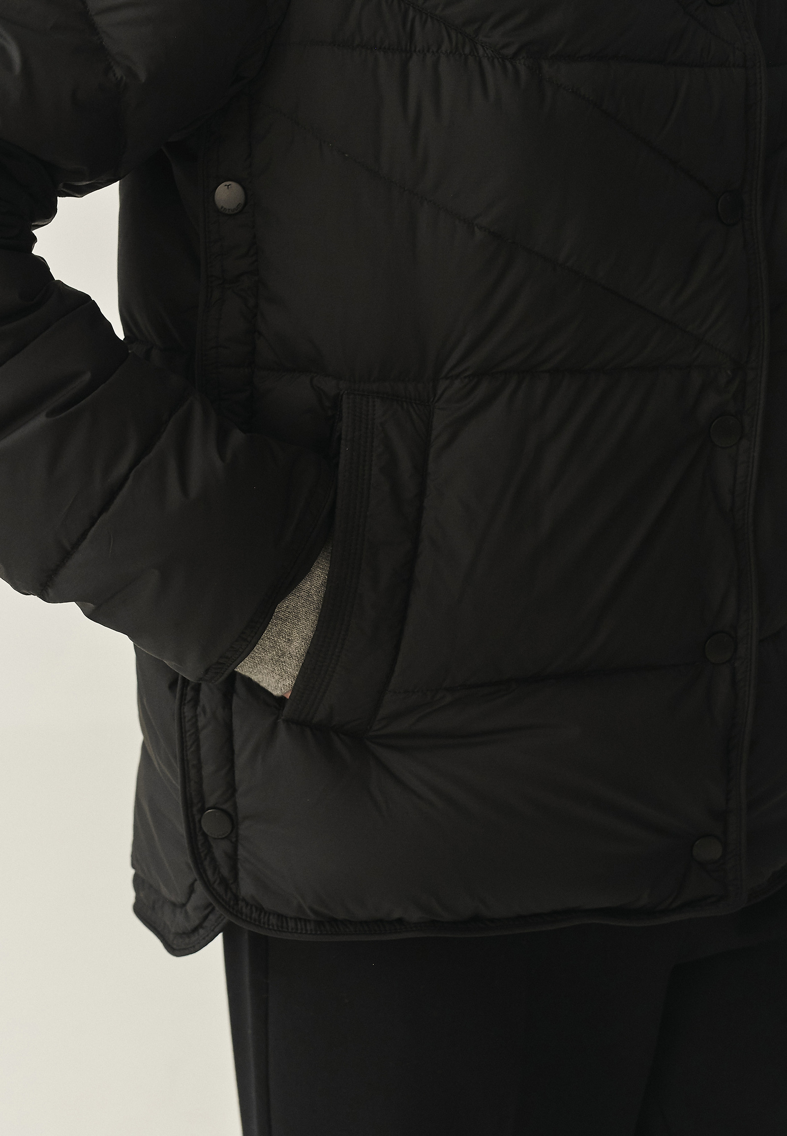 JACKET DE IARNĂ CU GLUGĂ - SAMORI JACKET DE IARNĂ CU GLUGĂ - SAMORI NEGRU 114947