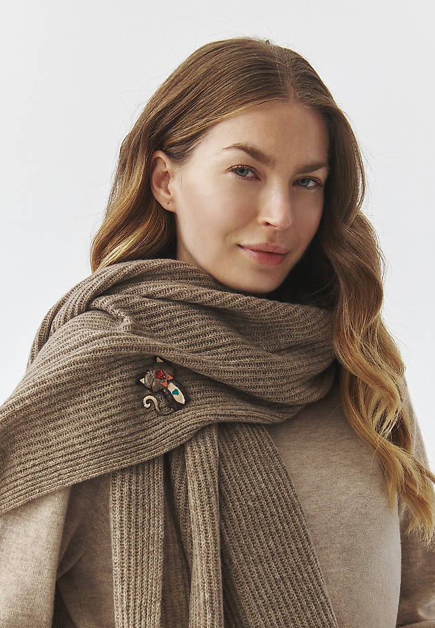 ORNAMENTAL CAT-SHAPED BROOCH — FELIS ORNAMENTAL CAT-SHAPED BROOCH — FELIS MULTIKOLOR 1