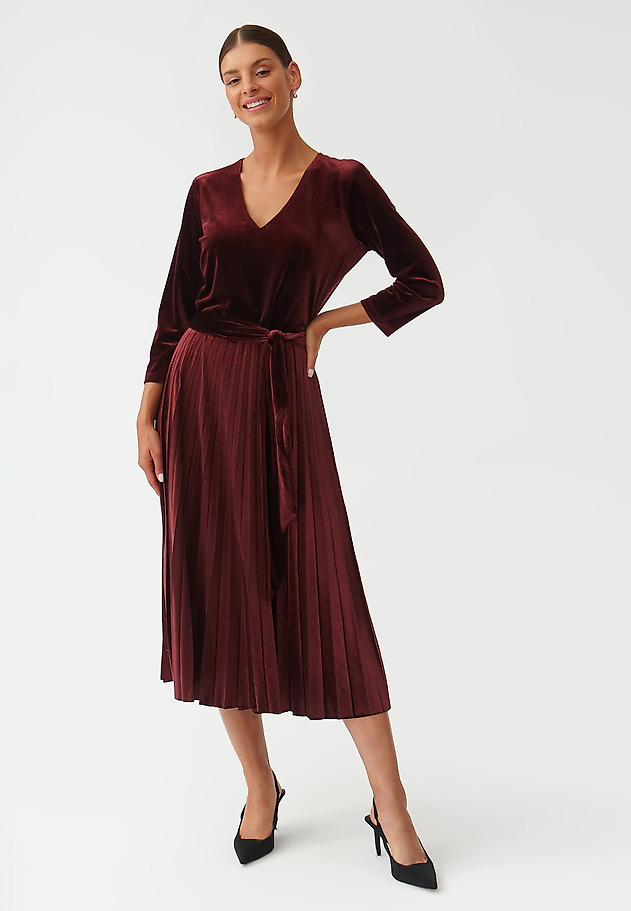 LADIES’ VELVET DRESS WITH A TIE ANIKAMI LADIES’ VELVET DRESS WITH A TIE ANIKAMI RED 1