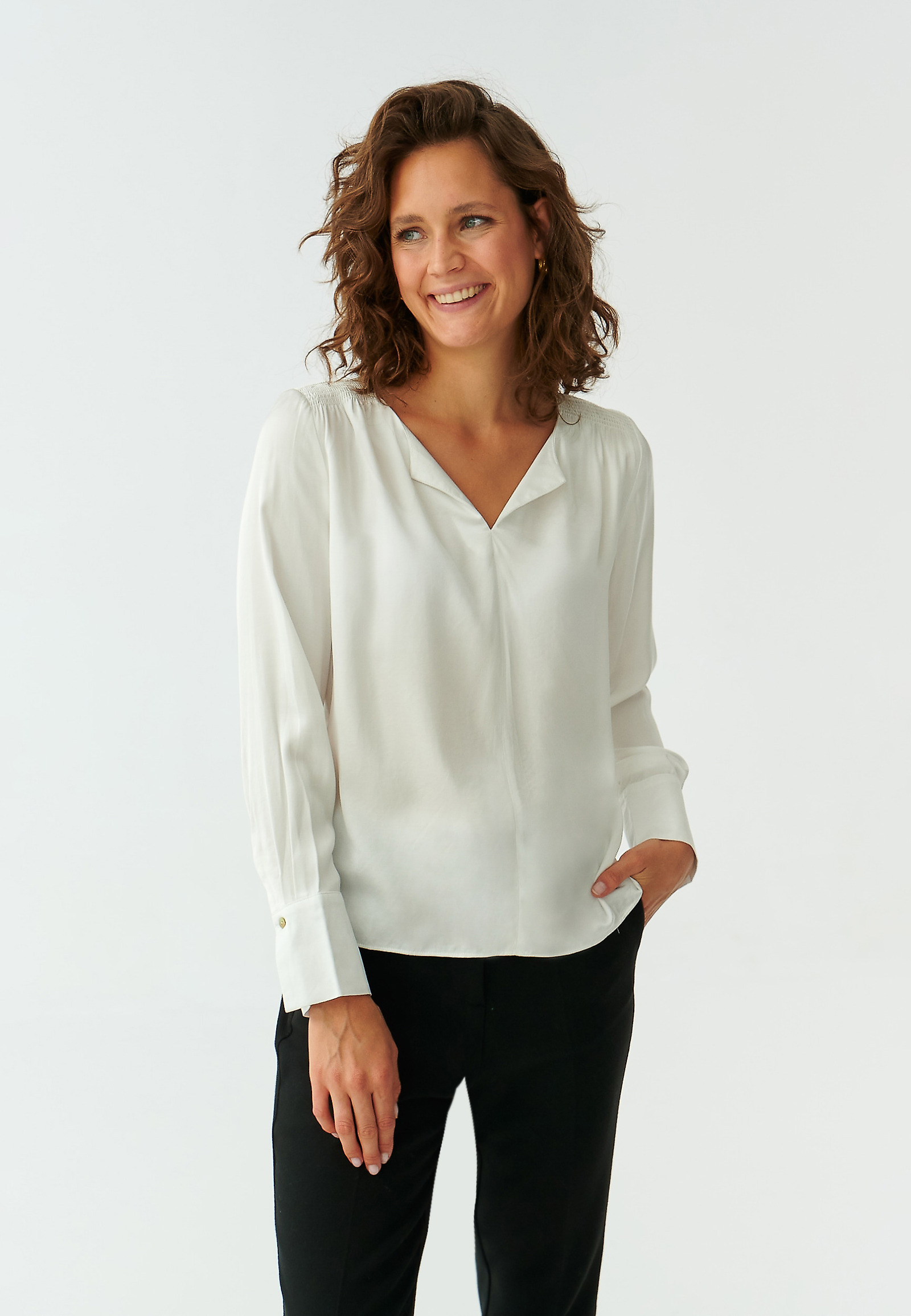LADIES’ ELEGANT BLOUSE ELENA LADIES’ ELEGANT BLOUSE ELENA ECRU 92197