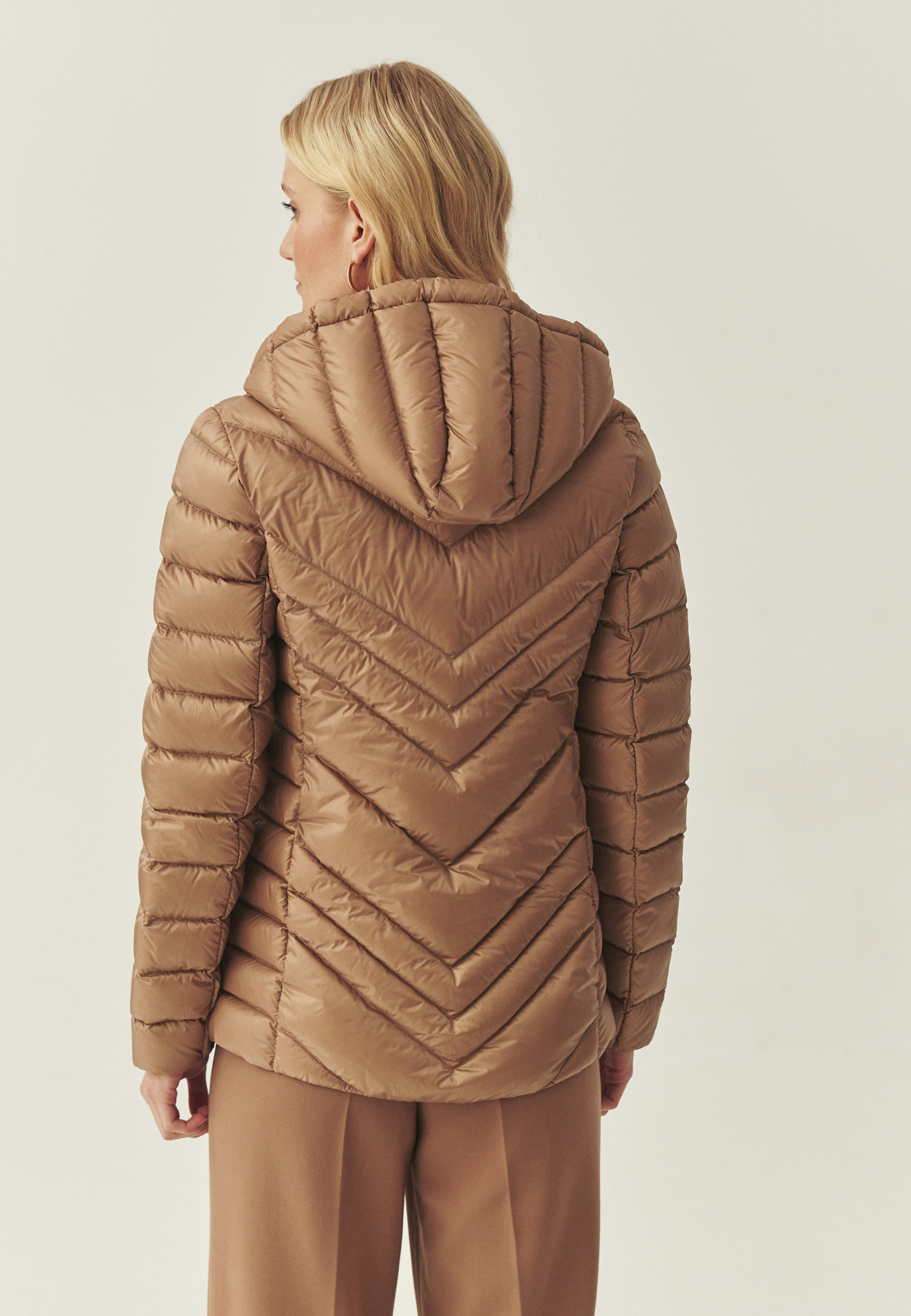 PUCHOWA KURTKA Z KAPTUREM - ATIKA BEŻOWY 2
