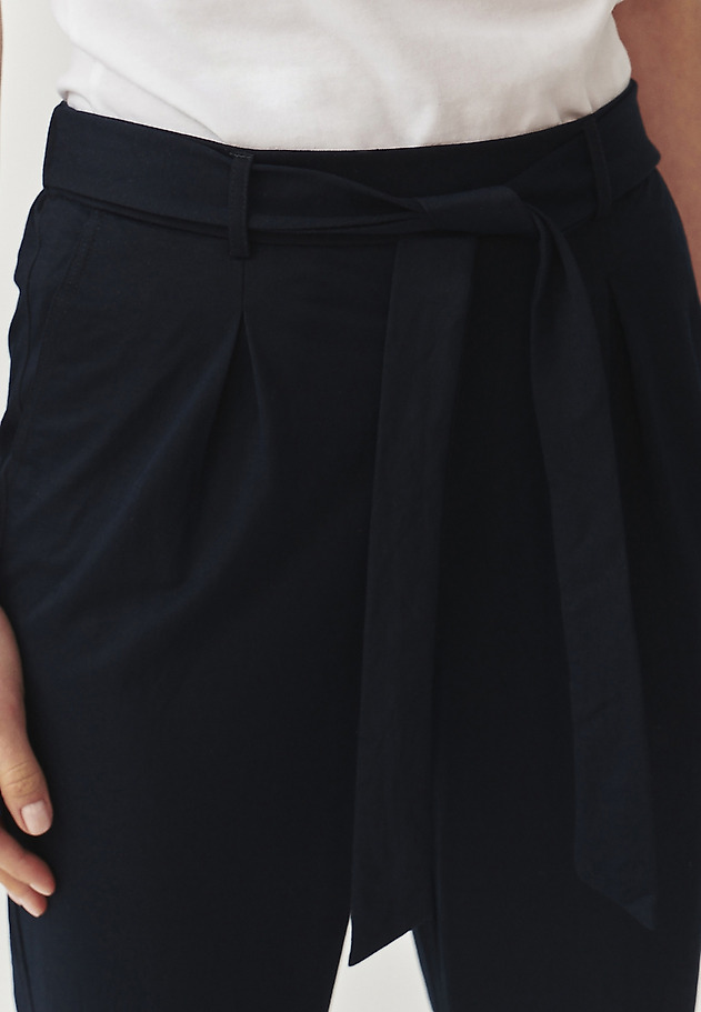 LADIES’ TROUSERS WITH A TIED STRING - ZAMIRIA 1 LADIES’ TROUSERS WITH A TIED STRING - ZAMIRIA 1 GRANATOWY 4