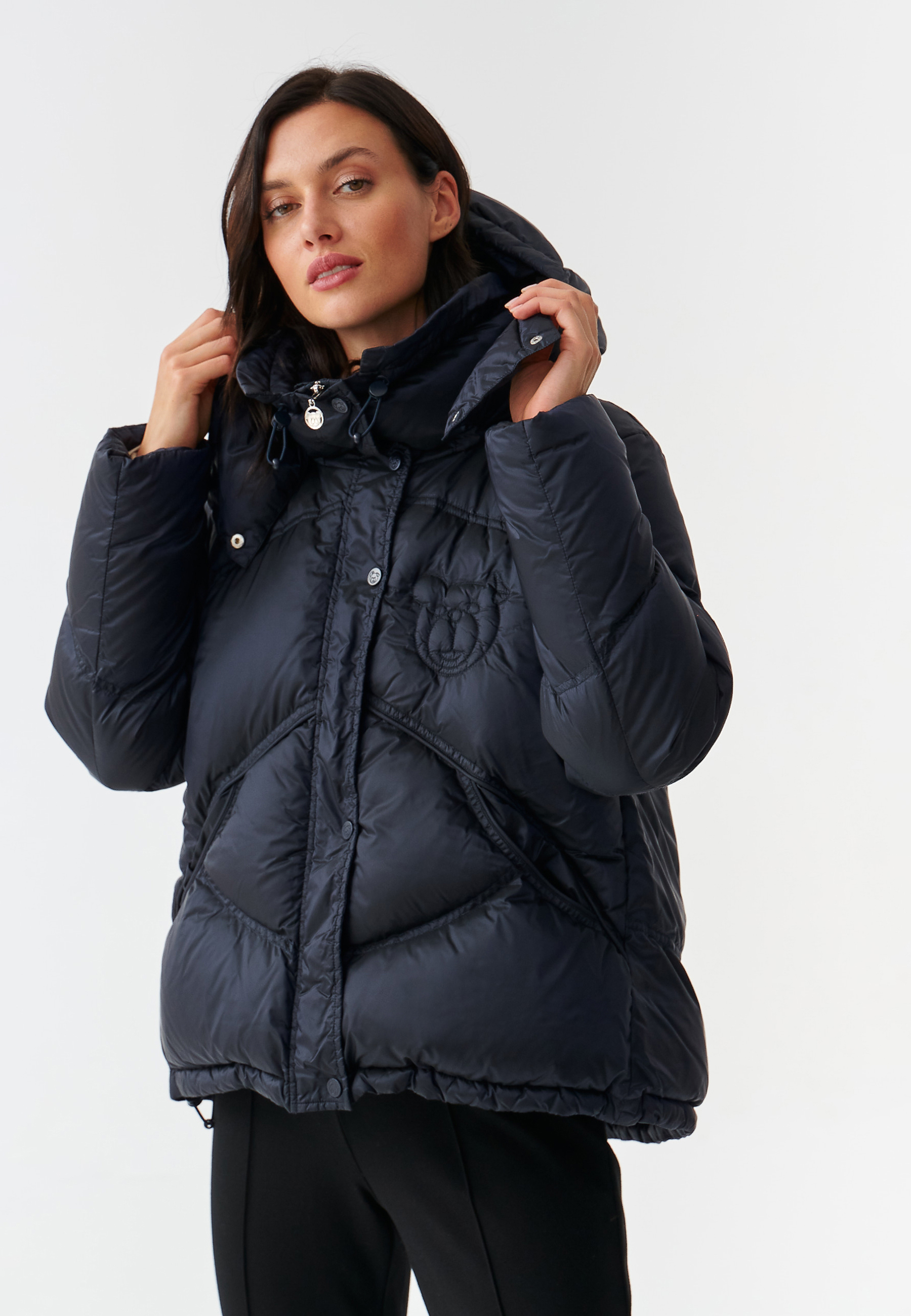 DAMSKA KURTKA PUCHOWA Z ODPINANYM KAPTUREM PRECJO 1 GRANATOWY 2