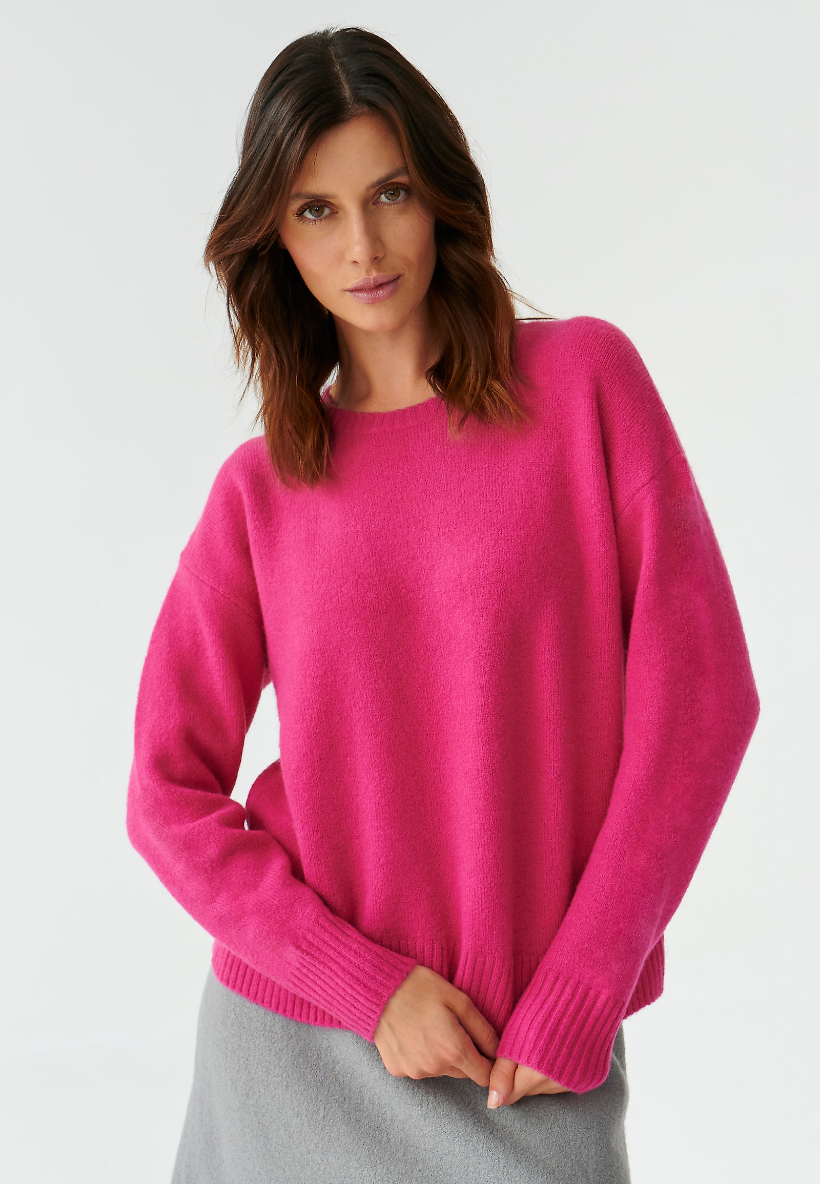 CLASSIC LADIES’ SWEATER WITH ROUND NECKLINE KOBRO CLASSIC LADIES’ SWEATER WITH ROUND NECKLINE KOBRO PINK 91717
