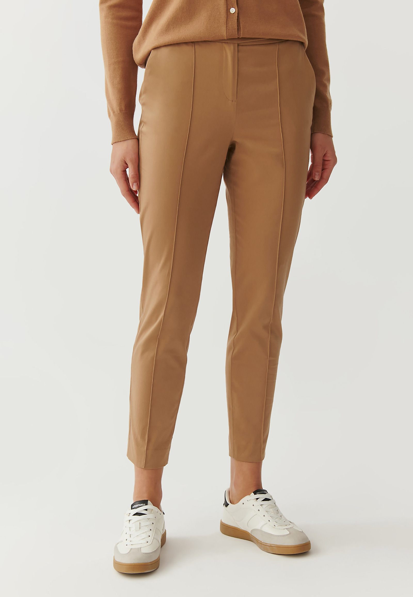 PANTALONI DE DAMĂ, DIN ȚESĂTURĂ, CU DUNGĂ CUSUTĂ - JAKINA PANTALONI DE DAMĂ, DIN ȚESĂTURĂ, CU DUNGĂ CUSUTĂ - JAKINA BEJ 95612