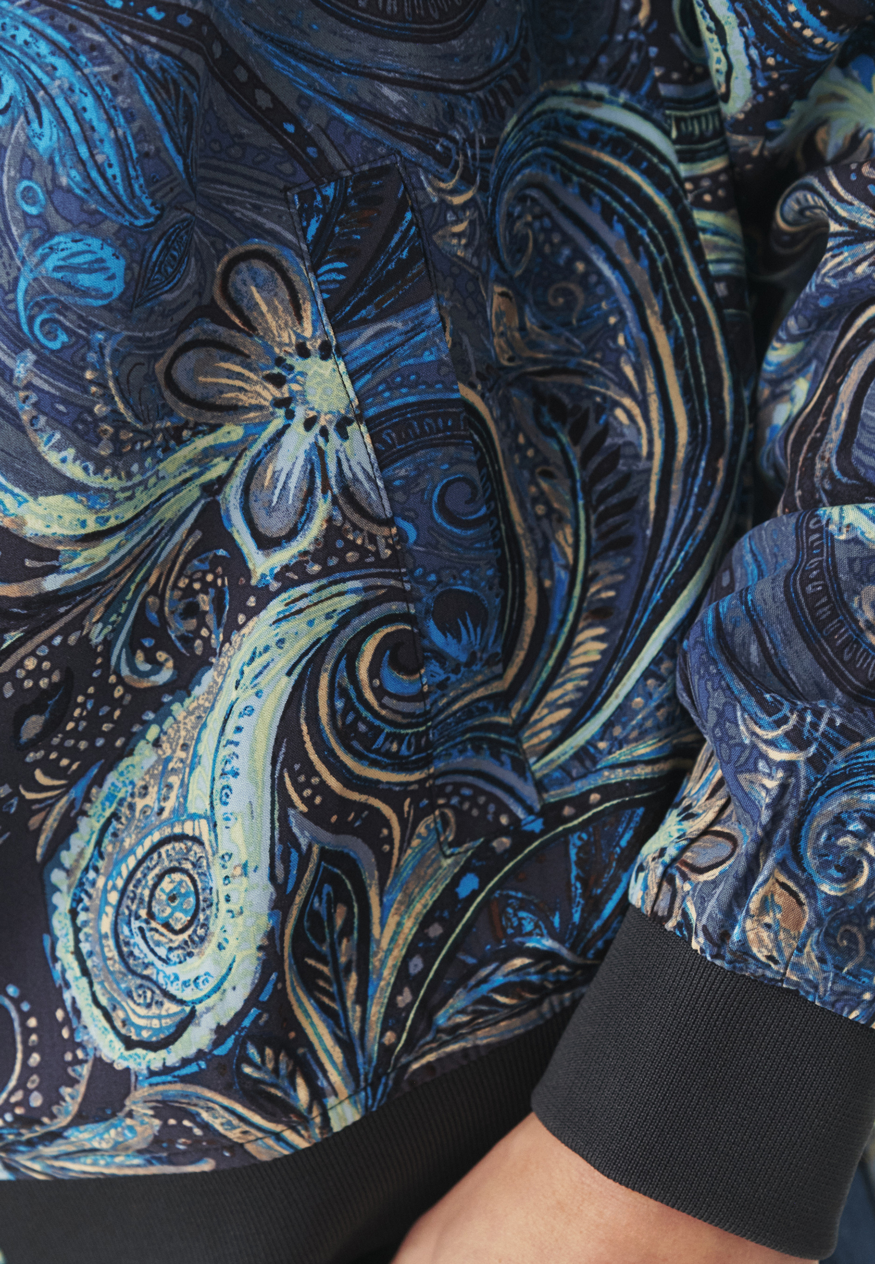 JACKEȚA BOMBER CU MODEL FABRICAT DIN VISCOPA LENZING™ ECOVERO™ - BAMBINA MULTICOLOR 2