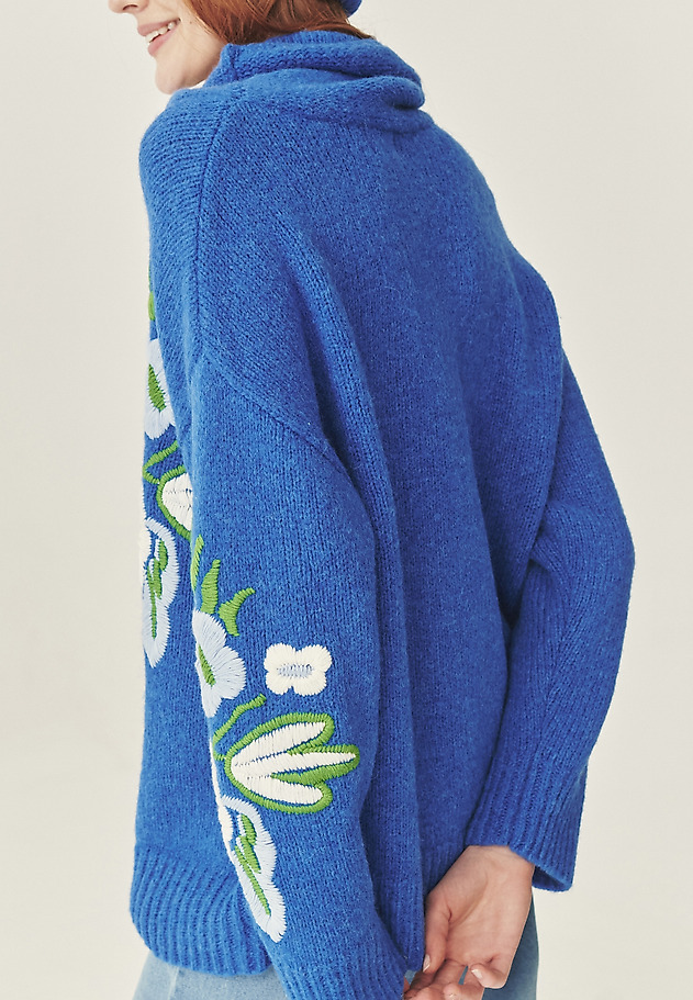LOOSE-FIT SWEATER WITH FLORAL PATTERN- ASAMI LOOSE-FIT SWEATER WITH FLORAL PATTERN- ASAMI BLUE 3