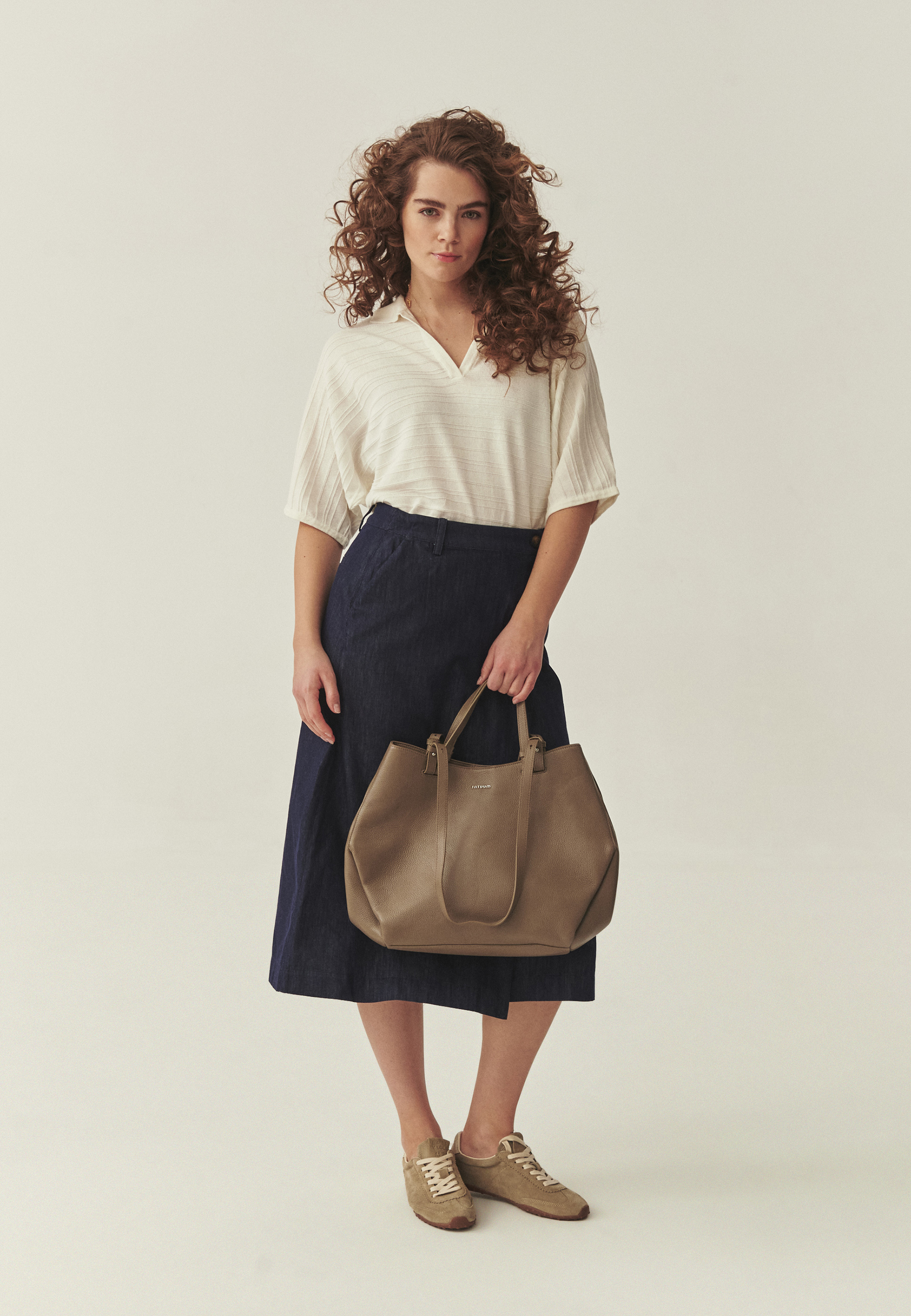 DZIANINOWA BLUZKA Z KOŁNIERZYKIEM - LIVIRI BIAŁY 2