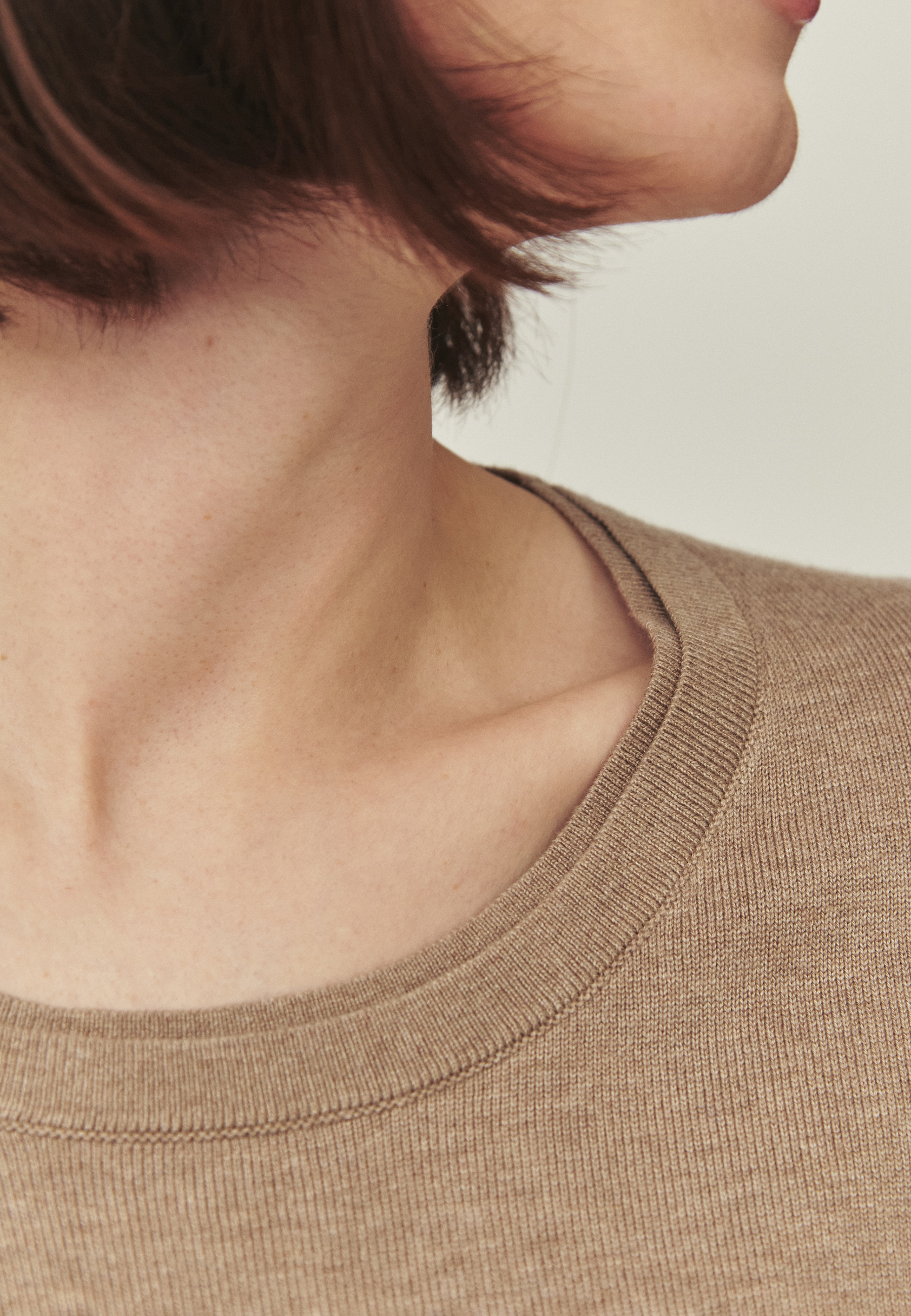 DZIANINOWA BLUZKA Z WISKOZĄ LENZING™ ECOVERO™ - AVO BEŻOWY 2