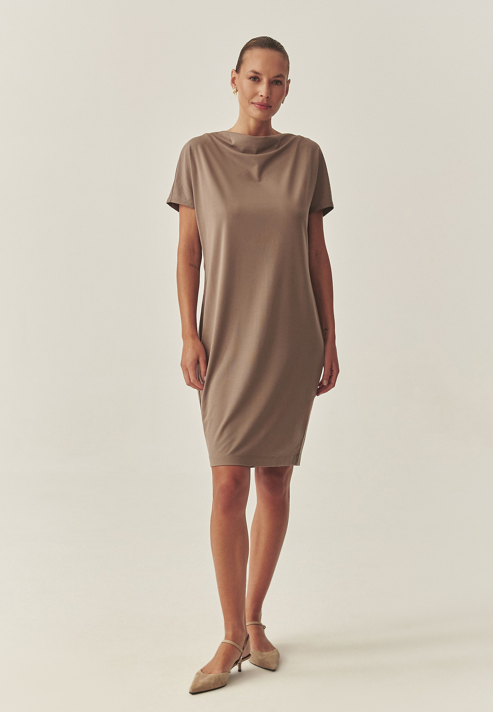 LADIES' KNIT DRESS WITH WATER NECKLINE - ZORIMAX color BROWN LADIES' KNIT DRESS WITH WATER NECKLINE - ZORIMAX color BROWN