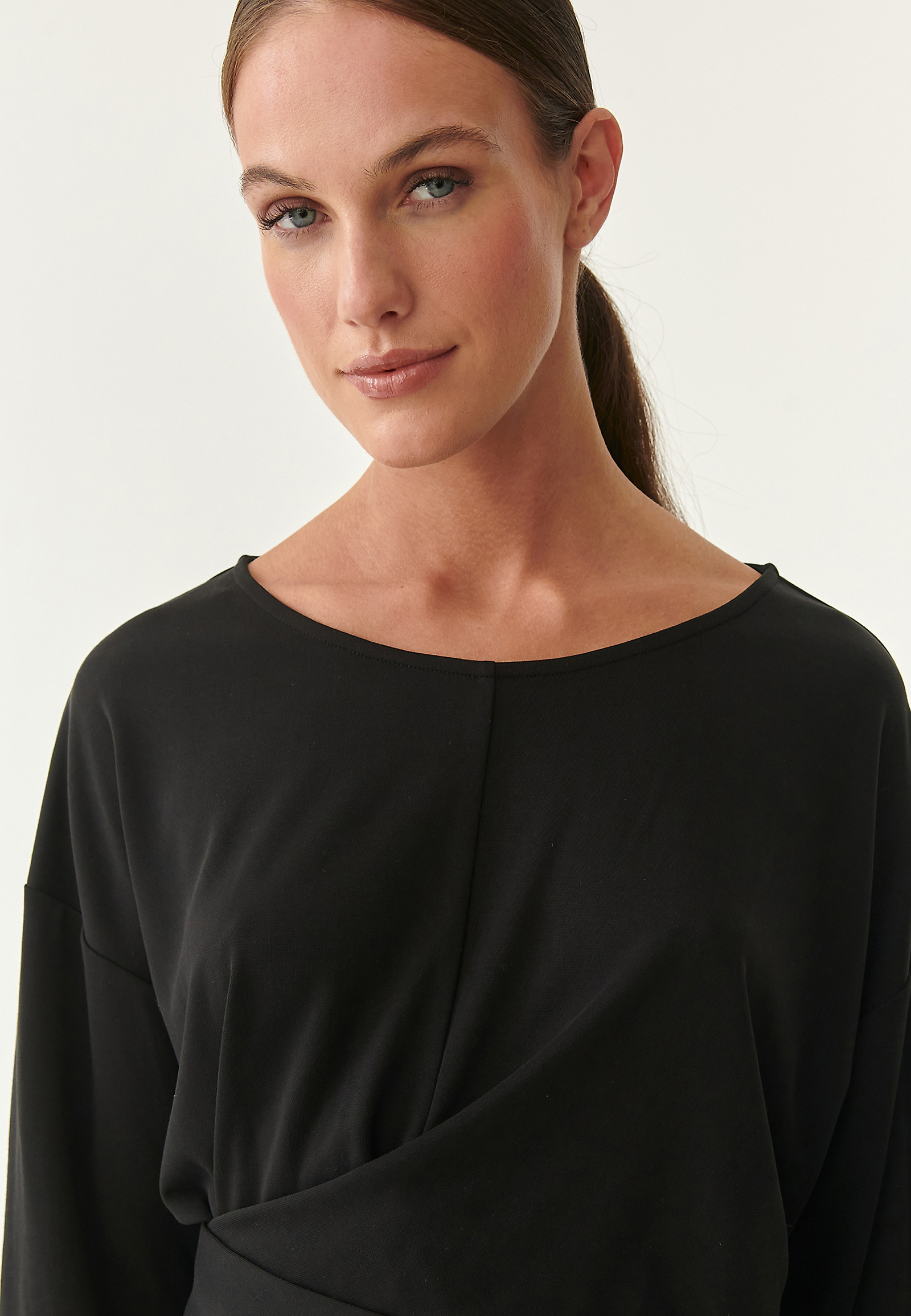 DÁMSKÁ ZAVINOVACÍ HALENKA LARSO DÁMSKÁ ZAVINOVACÍ HALENKA LARSO ČERNÁ 82536