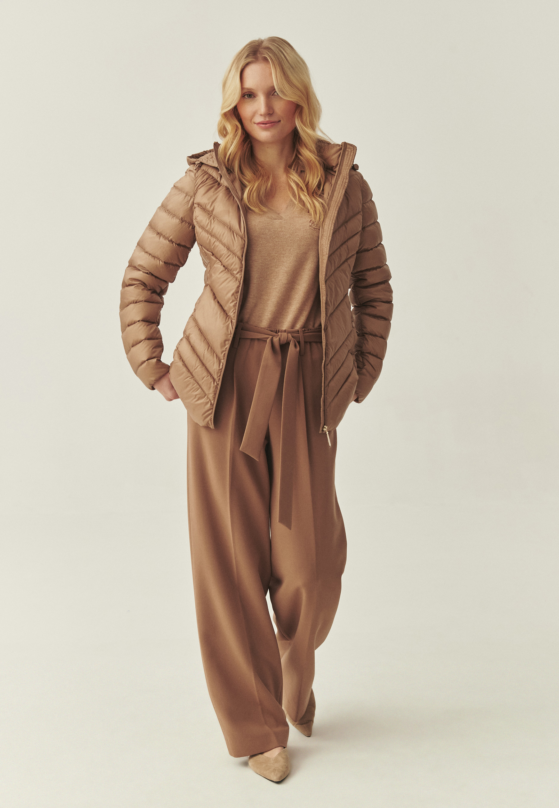 PUCHOWA KURTKA Z KAPTUREM - ATIKA BEŻOWY 2