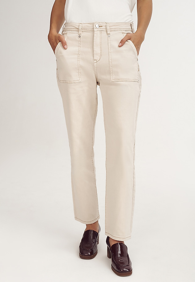 LADIES’ SLIGHTLY TAPERED TROUSERS - MERO LADIES’ SLIGHTLY TAPERED TROUSERS - MERO BEŻOWY 2