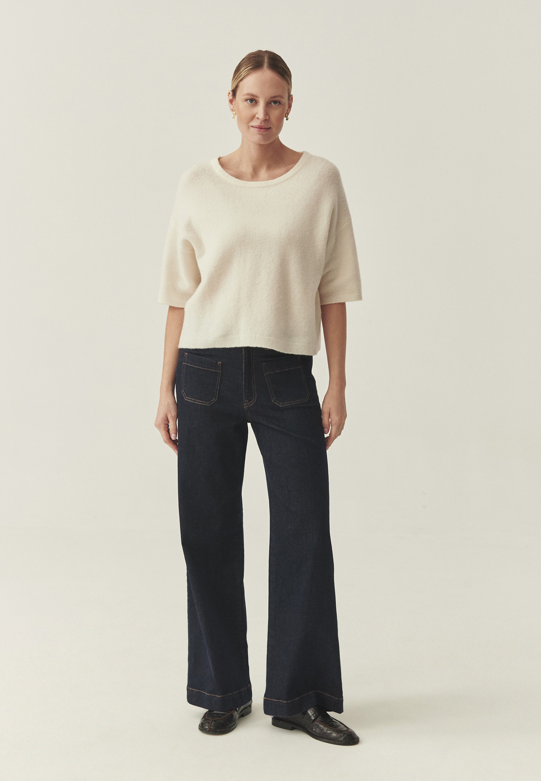 WEŁNIANY SWETER Z RĘKAWEM DO ŁOKCIA - ASH ECRU 2