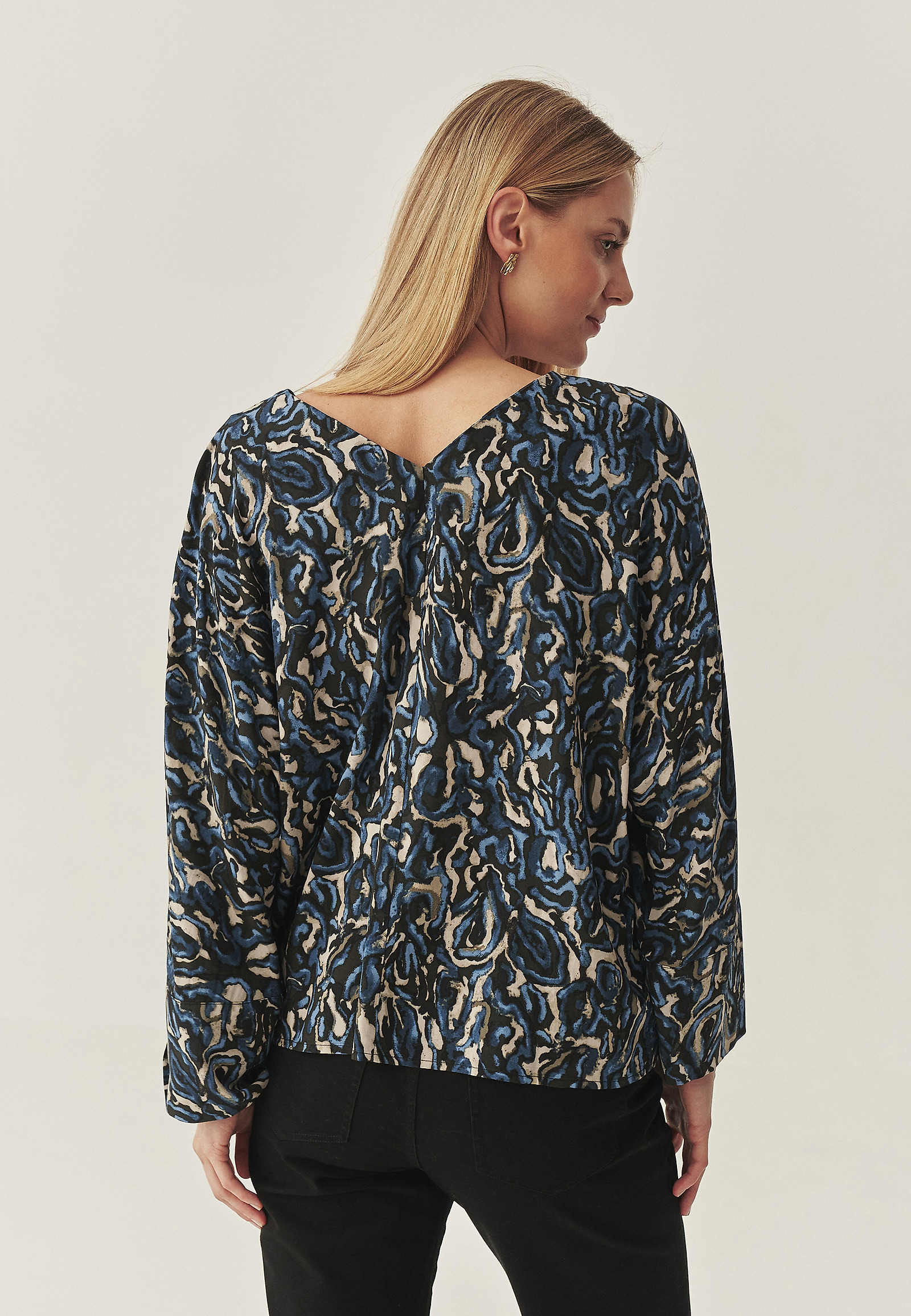 VISCOSE BLOUSE WITH ORIGINAL DESIGN - VIVIENNE 1 VISCOSE BLOUSE WITH ORIGINAL DESIGN - VIVIENNE 1 MULTICOLOR 114388
