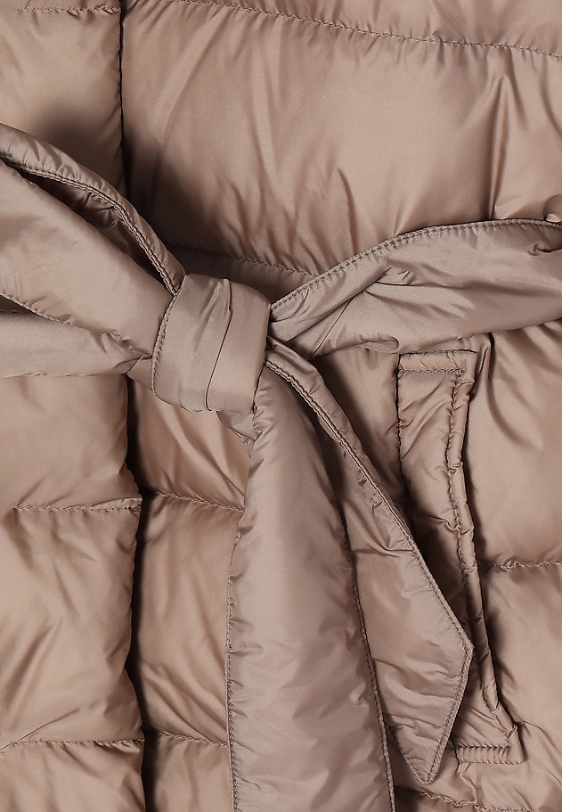 LADIES’ PUFFER JACKET WITH TIE ZOA LADIES’ PUFFER JACKET WITH TIE ZOA BEŻOWY 8