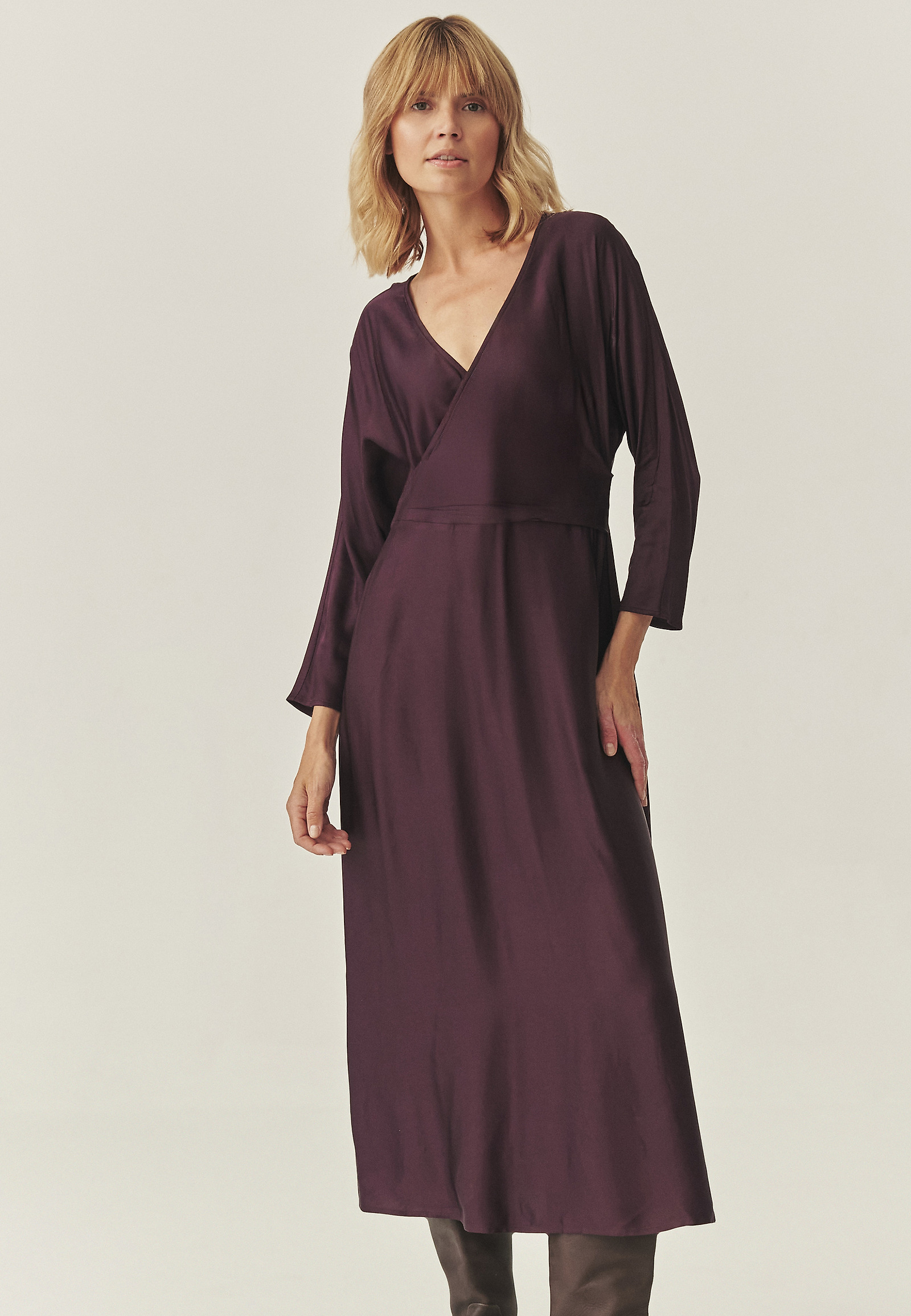 ROCHIE DIN SATIN CU VISCOZĂ Lenzing™ ECOVERO™ - FLUSHING ROCHIE DIN SATIN CU VISCOZĂ Lenzing™ ECOVERO™ - FLUSHING ROȘU 116042