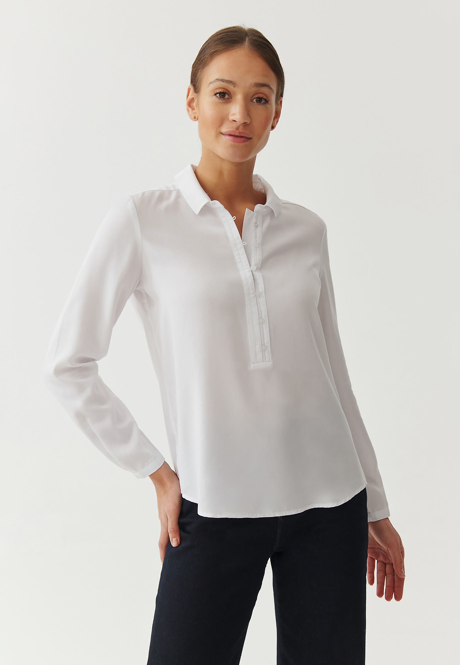 ŽENSKA BLUZA Z OVRATNIKOM - BENETI ŽENSKA BLUZA Z OVRATNIKOM - BENETI BELA 95382
