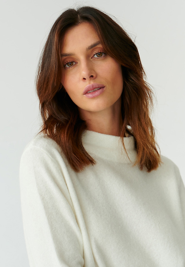 LAZA HÖLGYEK PULÓVERE Fél Turtleneck KUBIKO LAZA HÖLGYEK PULÓVERE Fél Turtleneck KUBIKO EKRÜ 1
