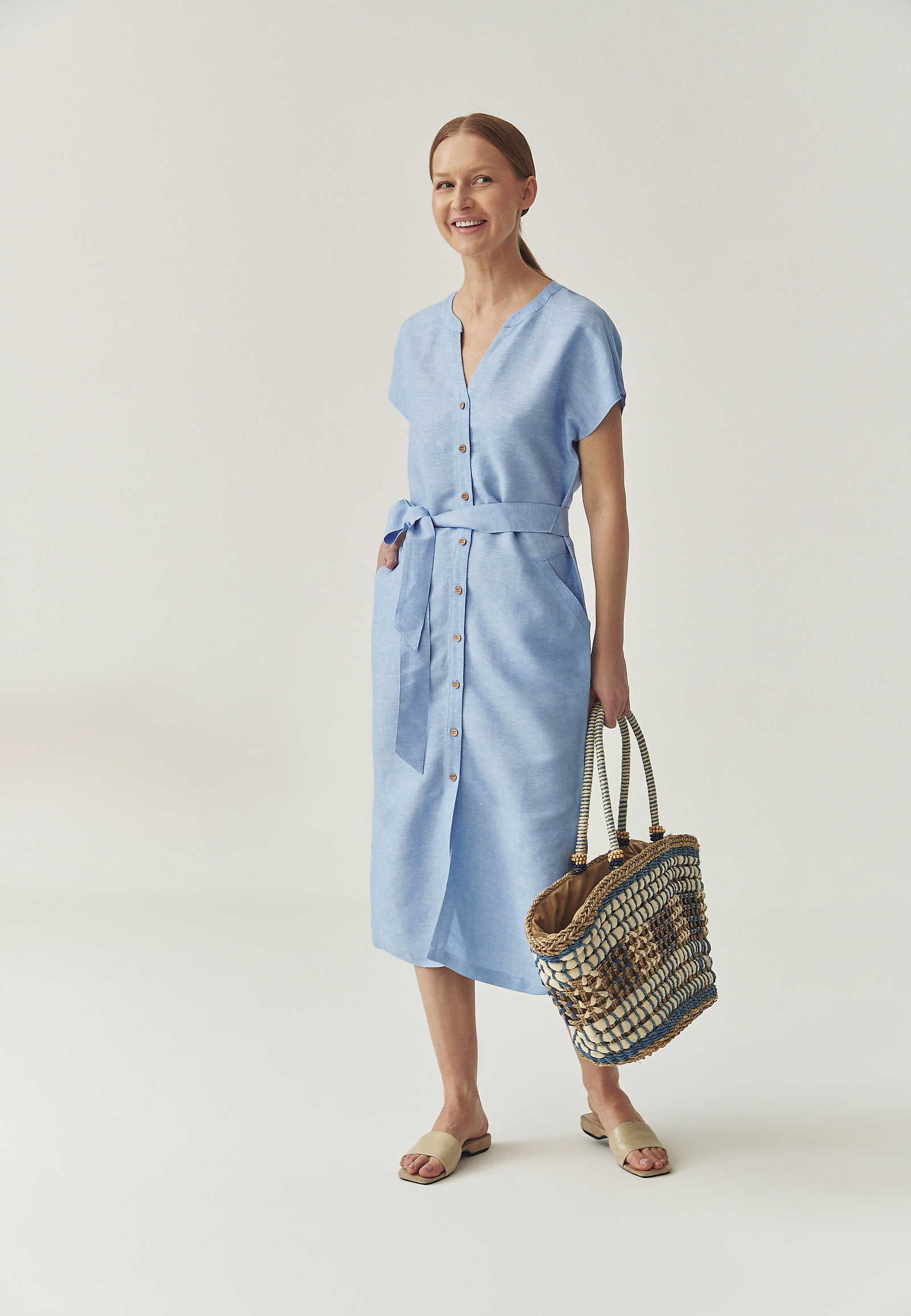 BLUZA MIDI Z LINA - ZEWI BLUZA MIDI Z LINA - ZEWI MODRA 111358