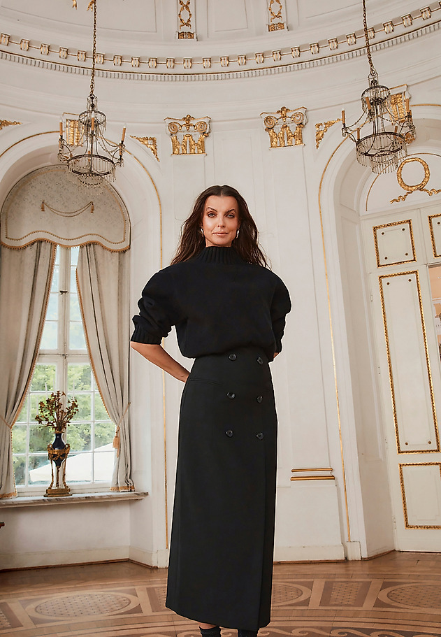 LADIES’ OVERSIZED SWEATER WITH MOCK TURTLENECK - MALMANA 1 LADIES’ OVERSIZED SWEATER WITH MOCK TURTLENECK - MALMANA 1 CZARNY 1