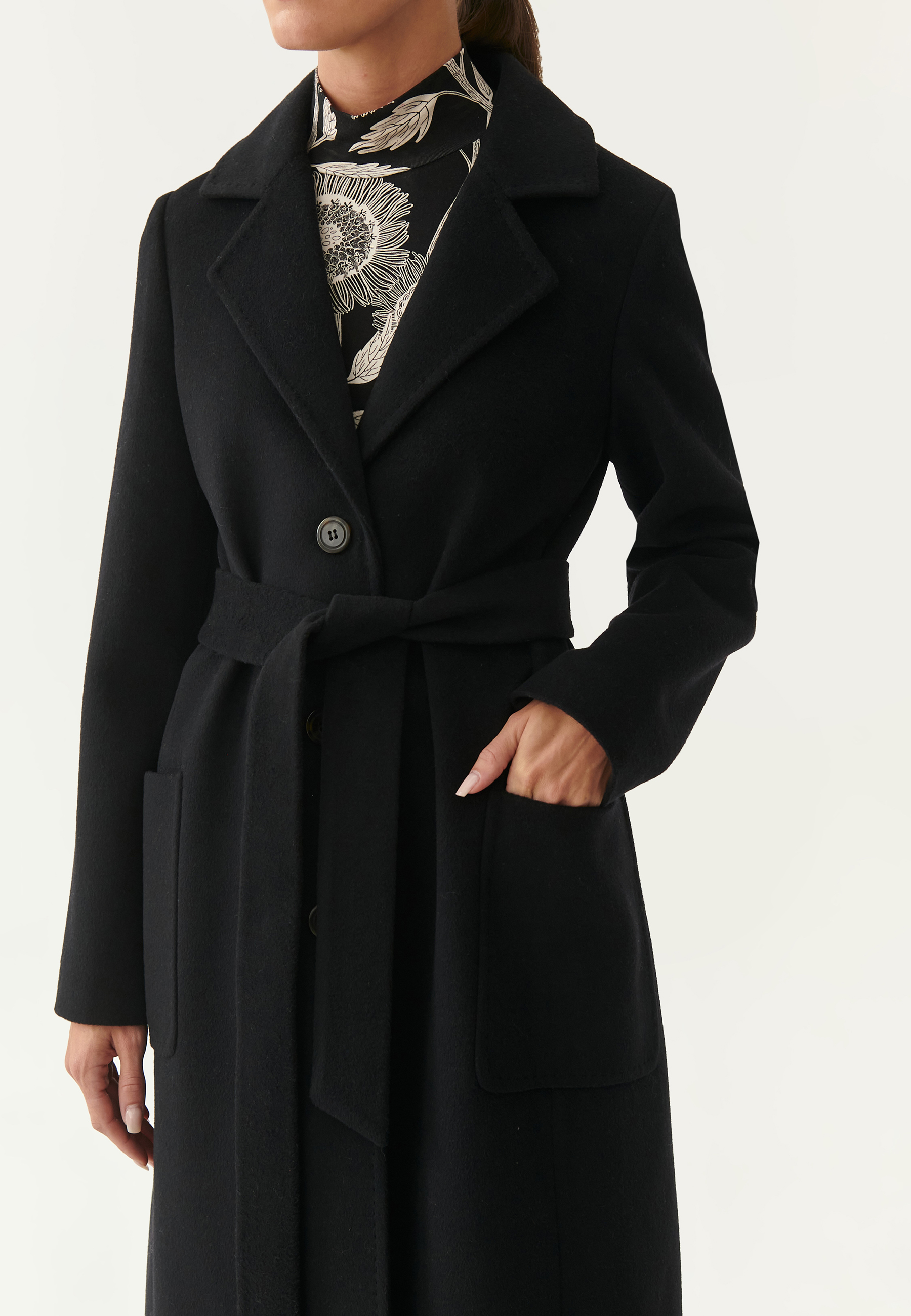 DÁMSKÝ KABÁT S OZDOBNOU VÝŠIVKOU ANRO 1 ČERNÁ 2