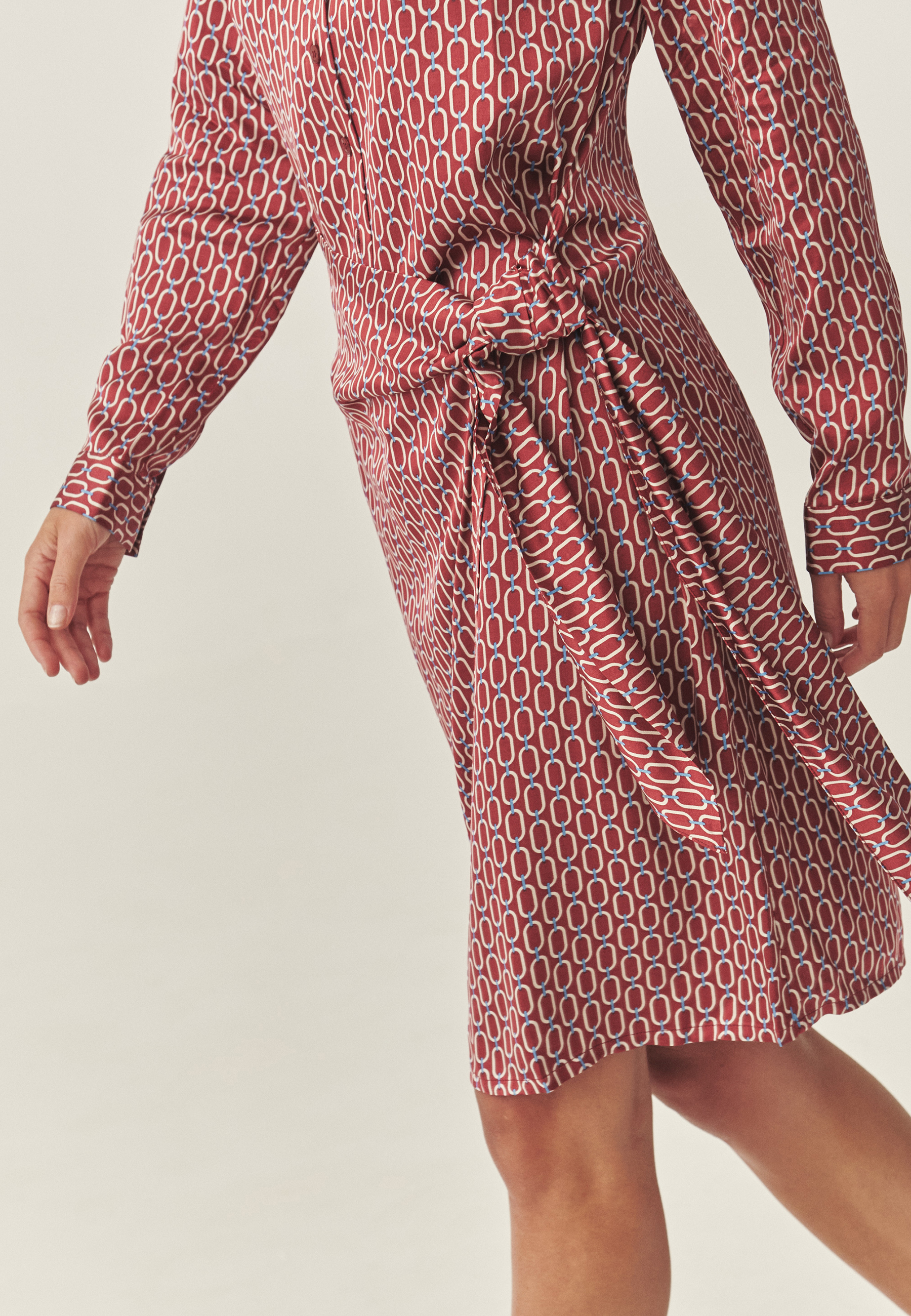 OBLEKA IZ VISKOZE S SRAJČNIM KROJEM IN AVTORSKIM VZORCEM - ZAMORA VEČBARVNA 2