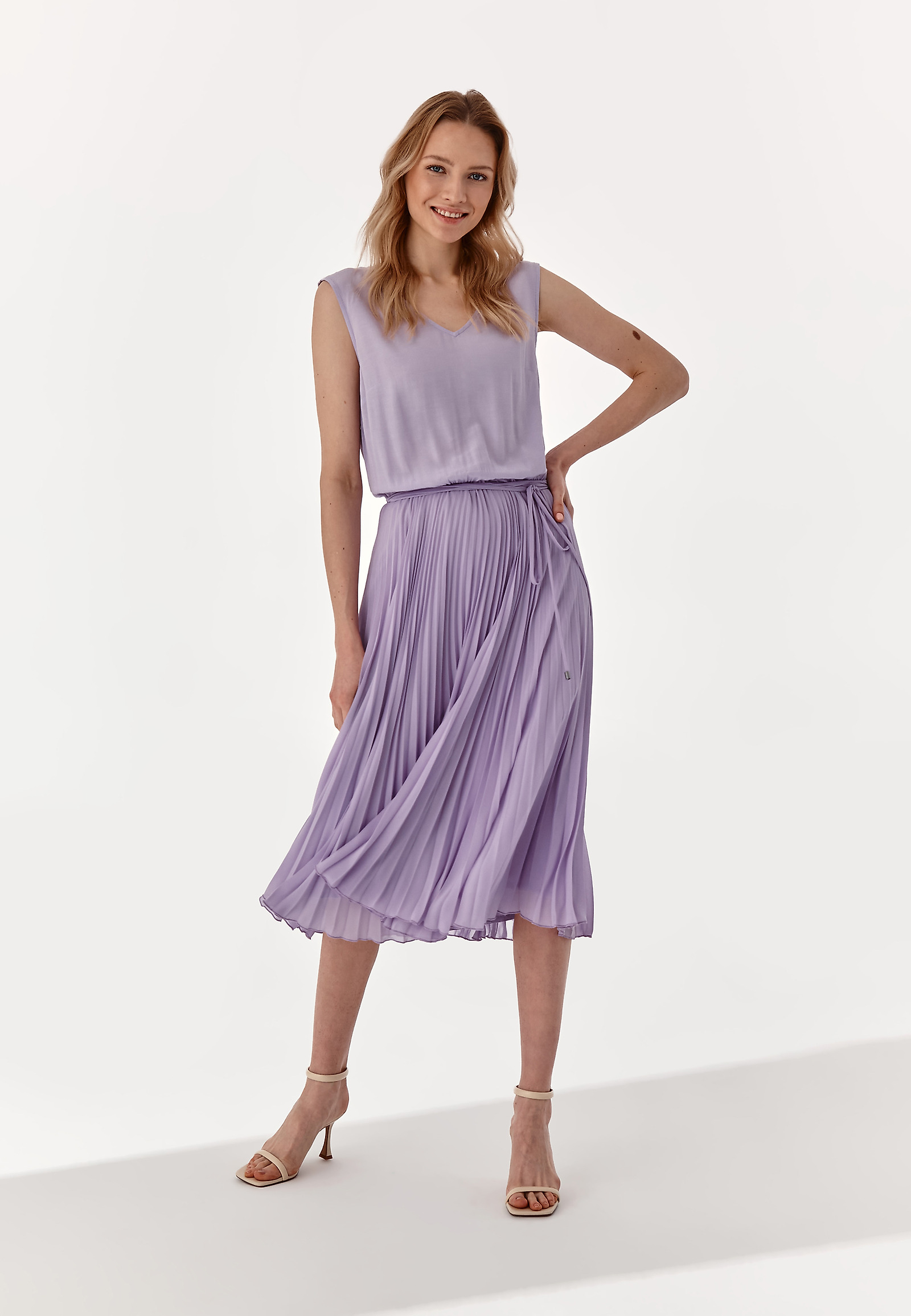 SUKIENKA Z PLISOWANYM DOŁEM LUNI SUKIENKA Z PLISOWANYM DOŁEM LUNI FIOLETOWY 78043