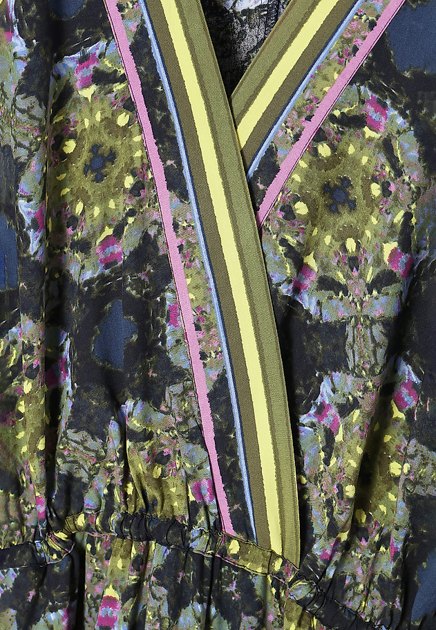 LADIES' WRAP DRESS WITH AN ORIGINAL PRINT TRENKA LADIES' WRAP DRESS WITH AN ORIGINAL PRINT TRENKA MULTIKOLOR 7