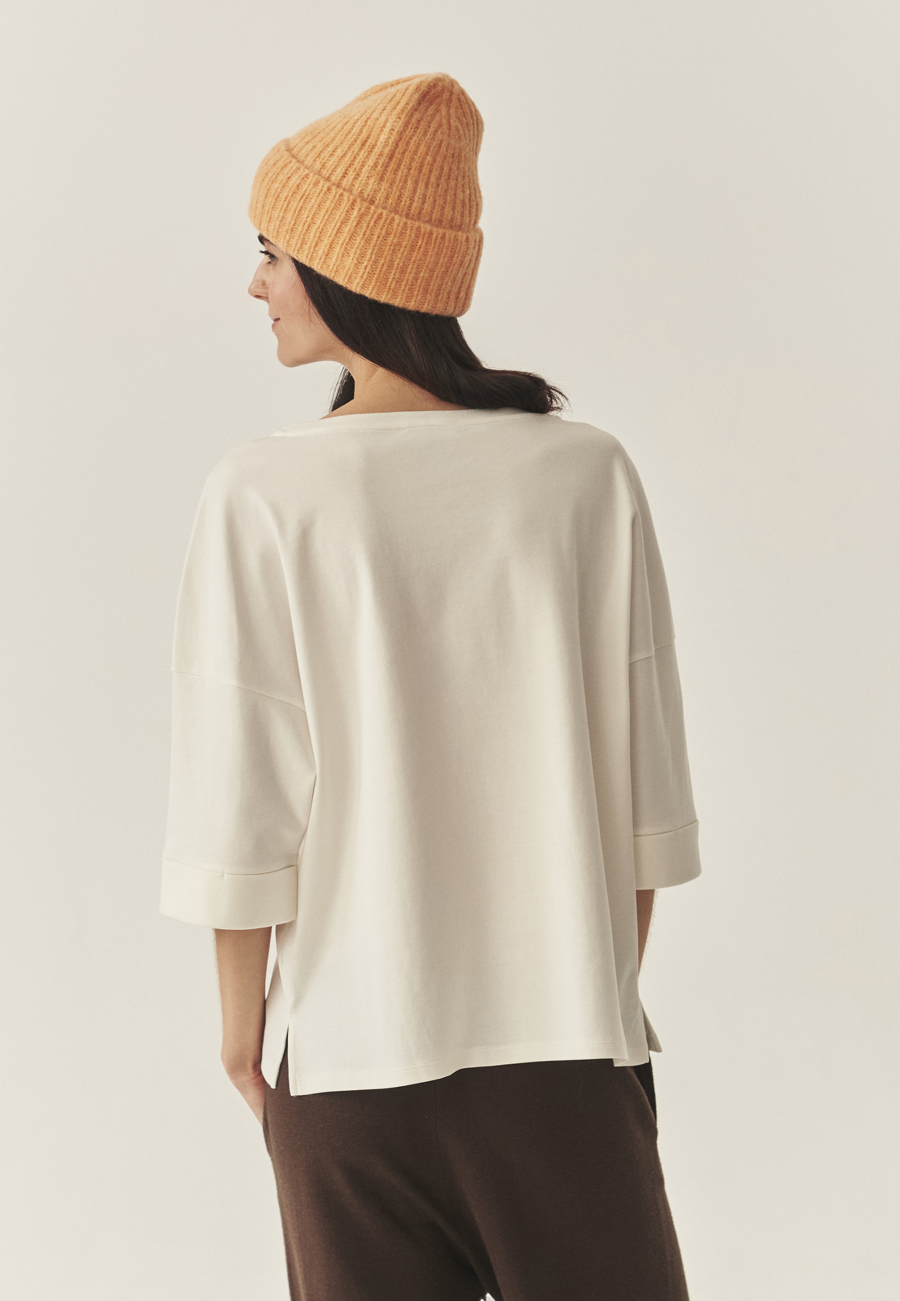 BAWEŁNIANY T-SHIRT Z BAJKOWYMI HAFTAMI - LABORI ECRU 2