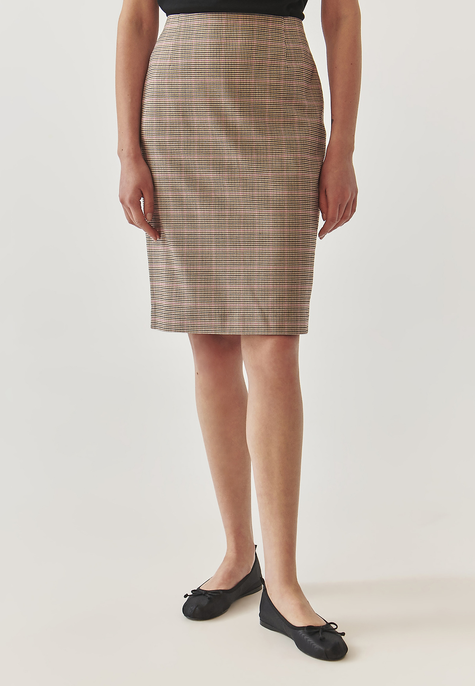 ELEGANTNO ŽENSKO KARIRASTO KRILO SVINČNIK - MONRI ELEGANTNO ŽENSKO KARIRASTO KRILO SVINČNIK - MONRI VEČBARVNA 99161