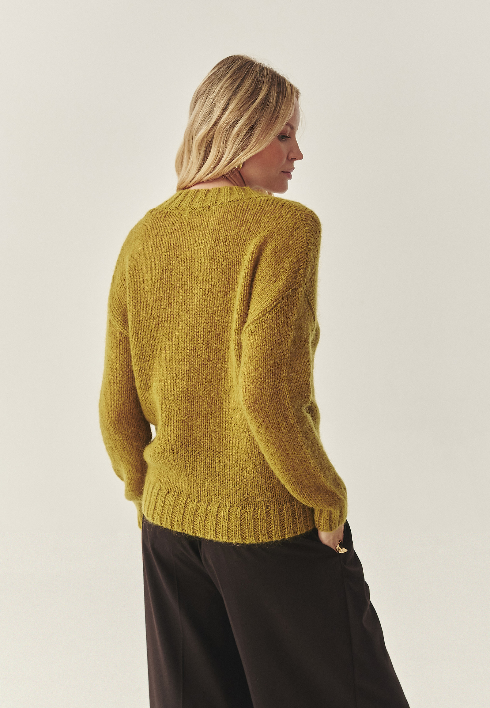 CASUALOWY SWETER Z WEŁNĄ I MOHEREM - MAI 1 CASUALOWY SWETER Z WEŁNĄ I MOHEREM - MAI 1 ZIELONY 117628