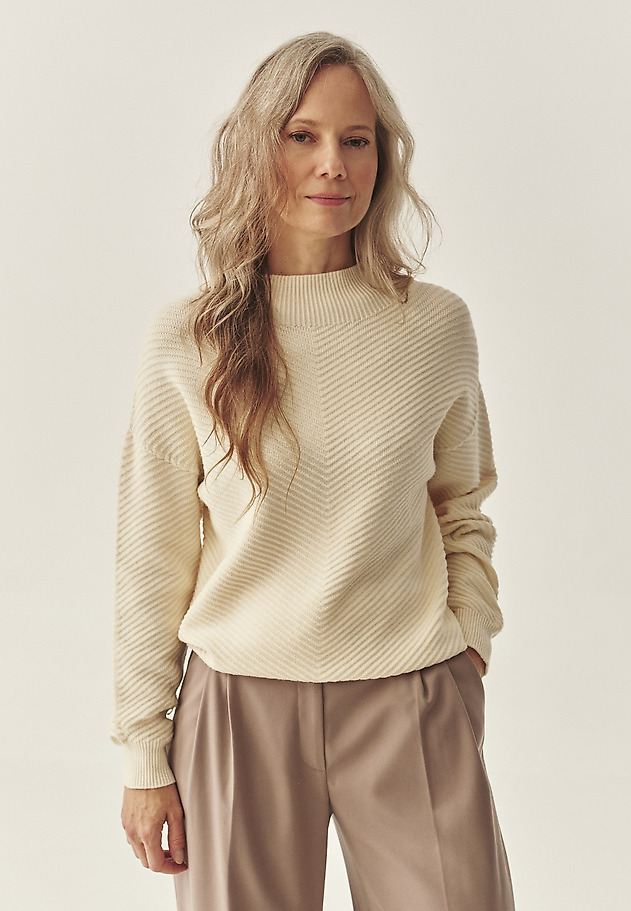 CASUALOWY SWETER Z PÓŁGOLFEM - IRISA CASUALOWY SWETER Z PÓŁGOLFEM - IRISA BEŻOWY 1