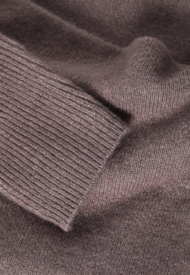 LADIES’ SWEATER WITH DECORATIVE NECKLINE ATI LADIES’ SWEATER WITH DECORATIVE NECKLINE ATI BRĄZOWY 9
