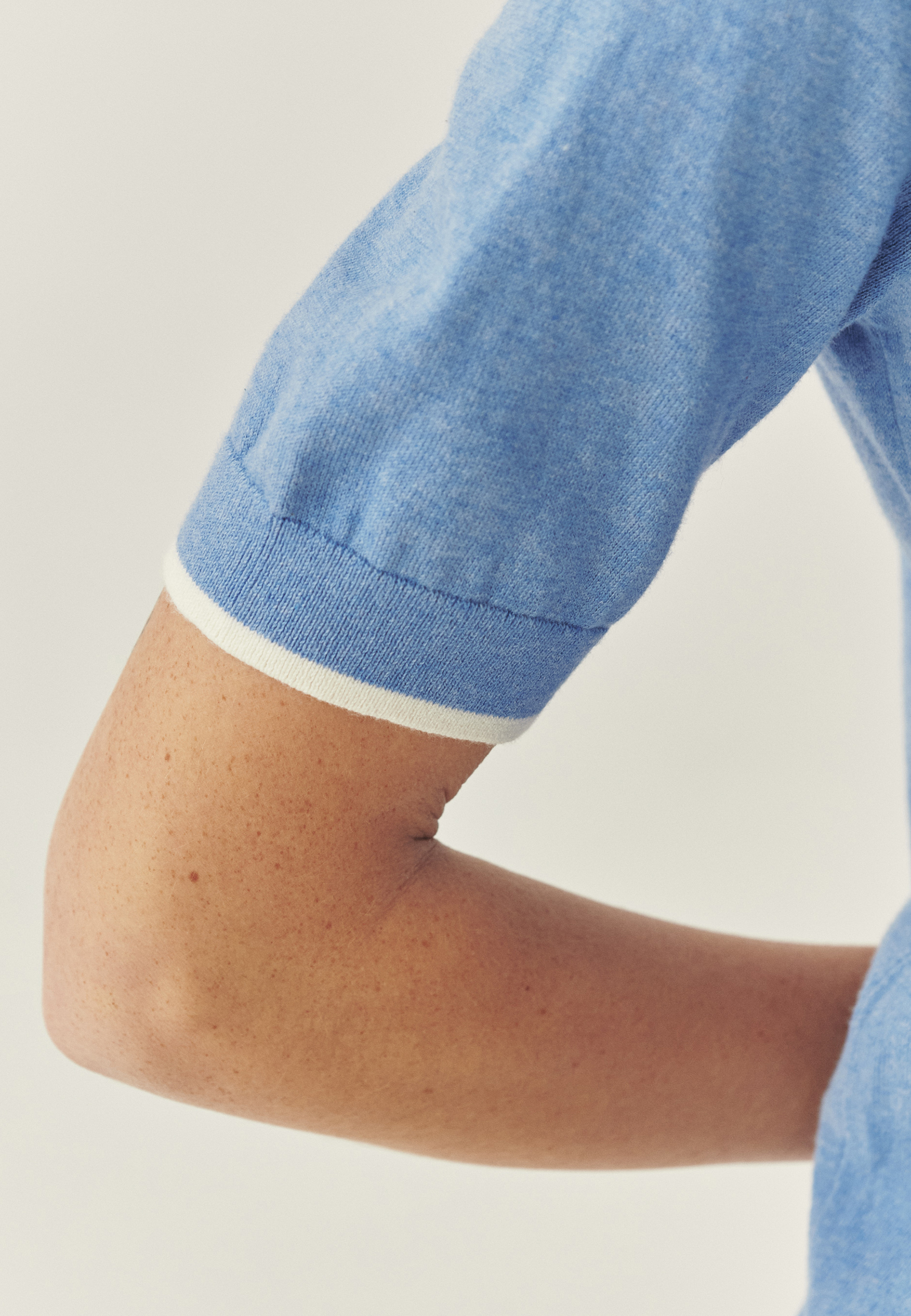 SWETER Z DOMIESZKĄ JEDWABIU - HILA