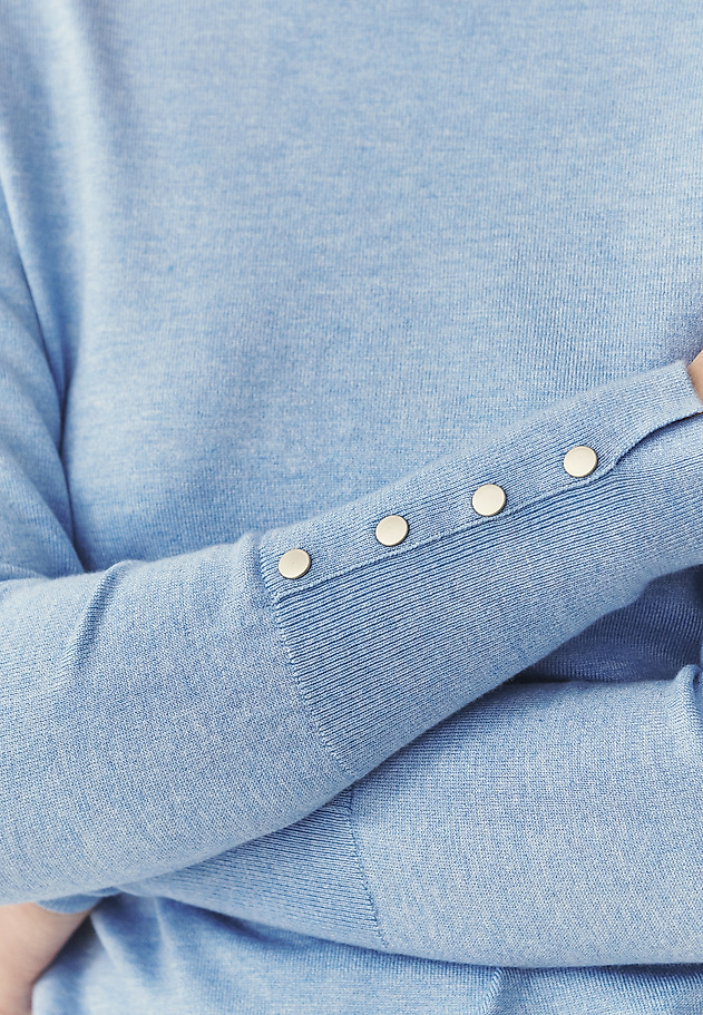 KLASICKÝ SVETR S CERTIFIKOVANOU VISKÓZOU – NICA KLASICKÝ SVETR S CERTIFIKOVANOU VISKÓZOU – NICA MODRÁ 3