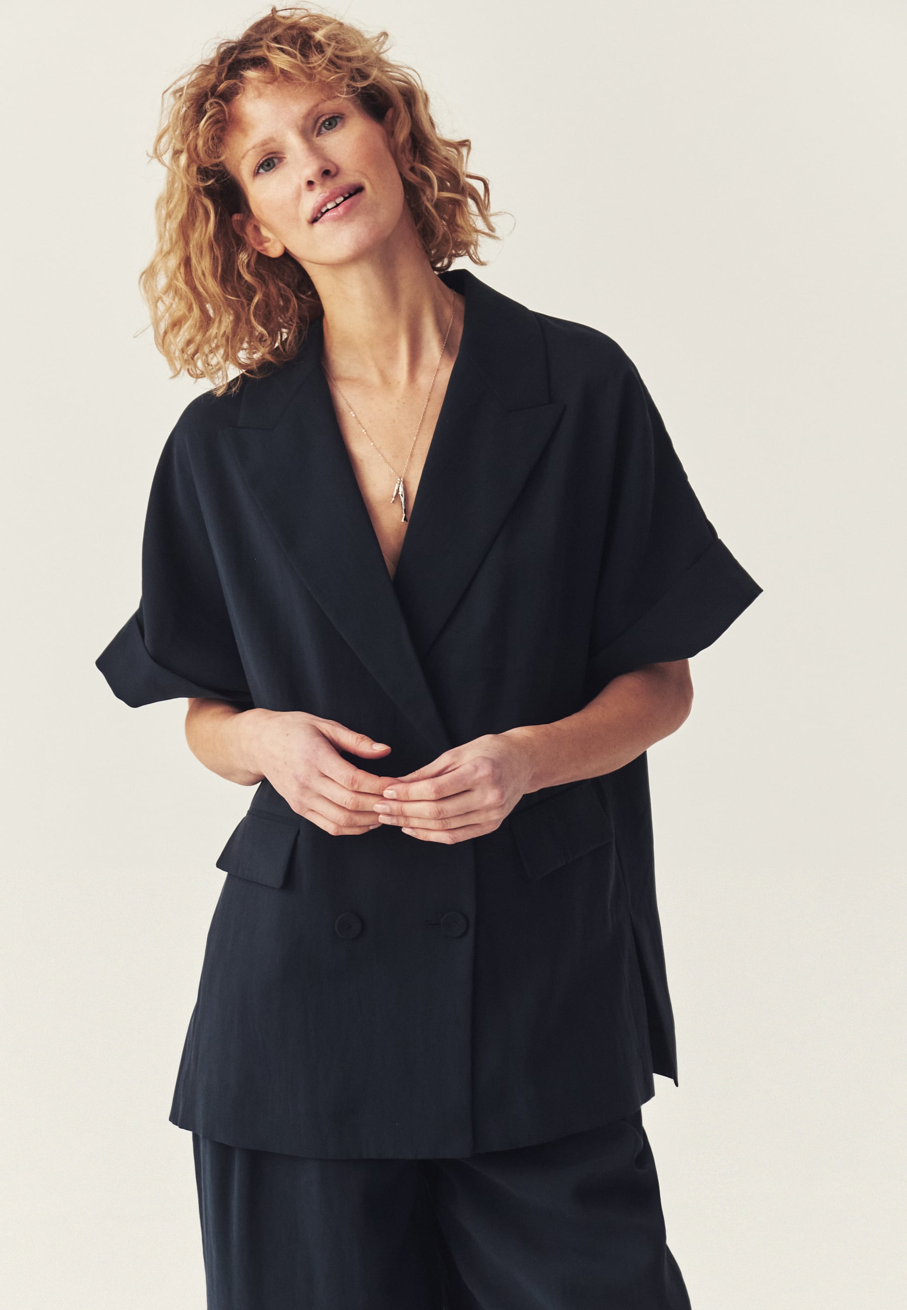 JACHETĂ CU DOUĂ RÂNDURI DE NASTURI - TETERI