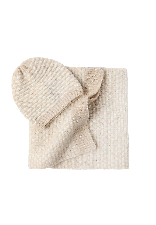 LADIES' KNITTED BEANIE IN BRICK PATTERN — SAPI LADIES' KNITTED BEANIE IN BRICK PATTERN — SAPI BEŻOWY 4