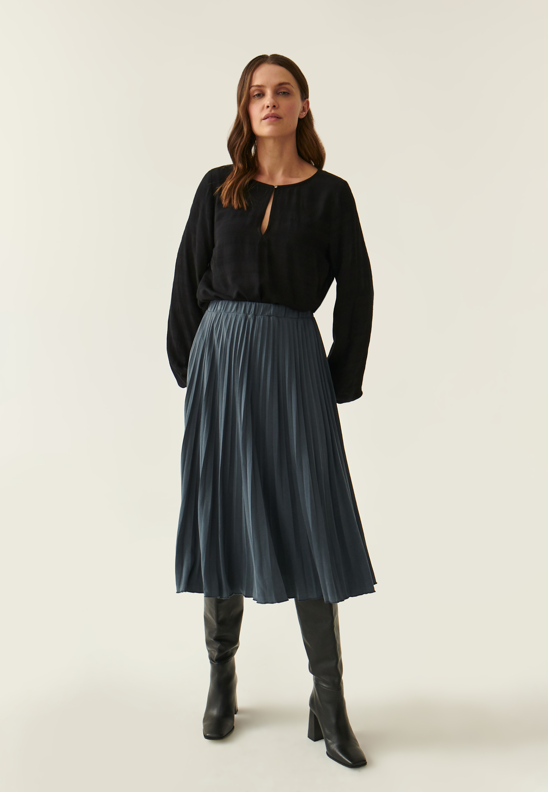 PLISOVANÁ MIDI SUKNĚ ALMI