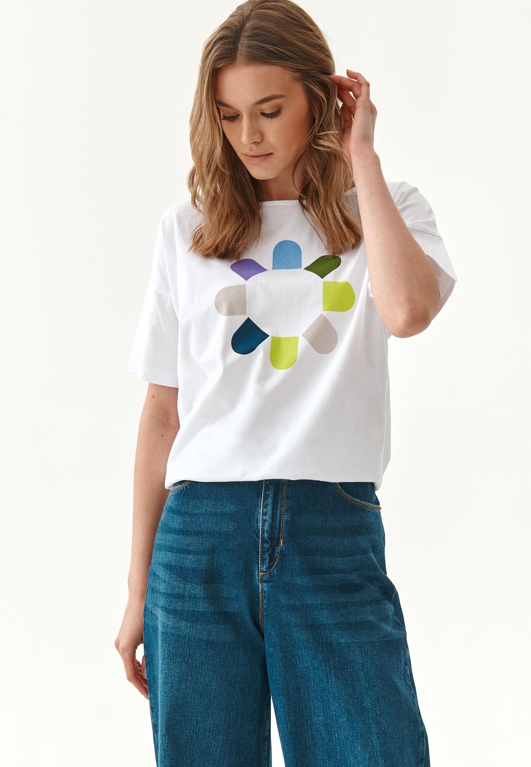 T-SHIRT DAMSKI NADRUKIEM GEOMETRYCZNYM MIZA 1 BIAŁY 2