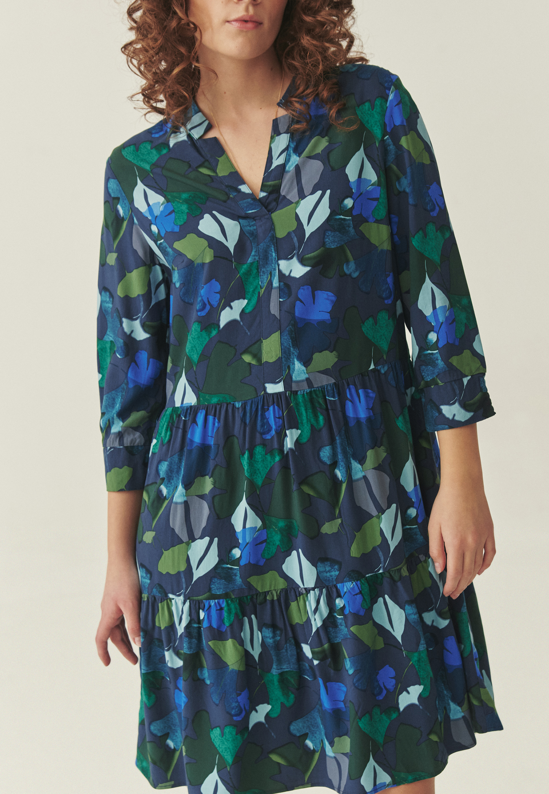 PATTERNED DRESS MADE OF VISCOSE - VISTA MULTICOLOR 2