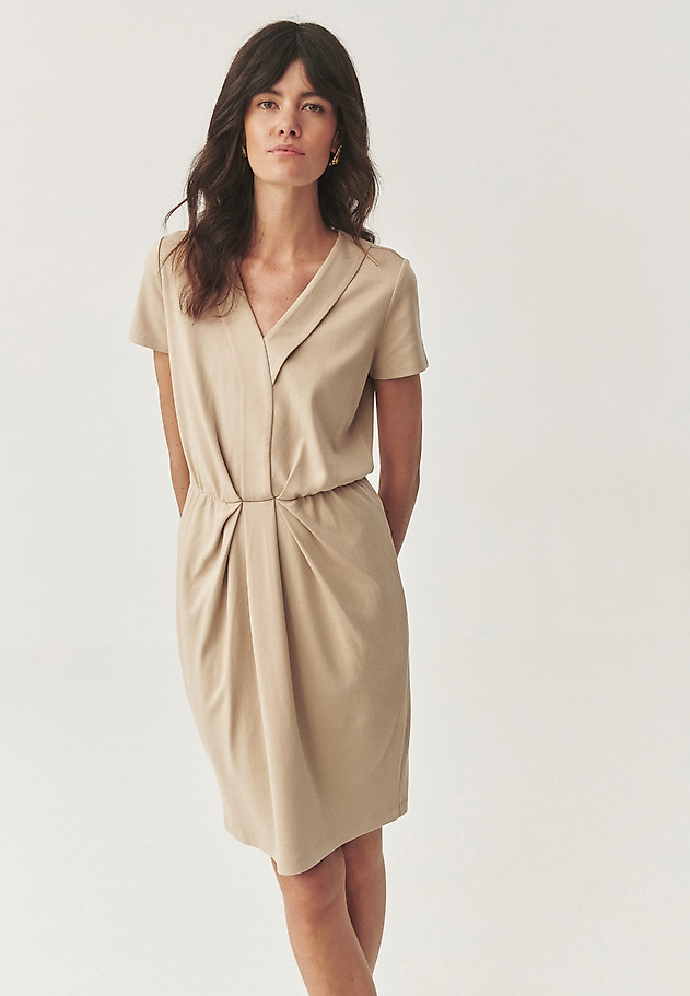 LEŽÉRNE ŠATY Z POHODLNÉHO ÚPLETU - INOKI LEŽÉRNE ŠATY Z POHODLNÉHO ÚPLETU - INOKI BÉŽOVÁ 3