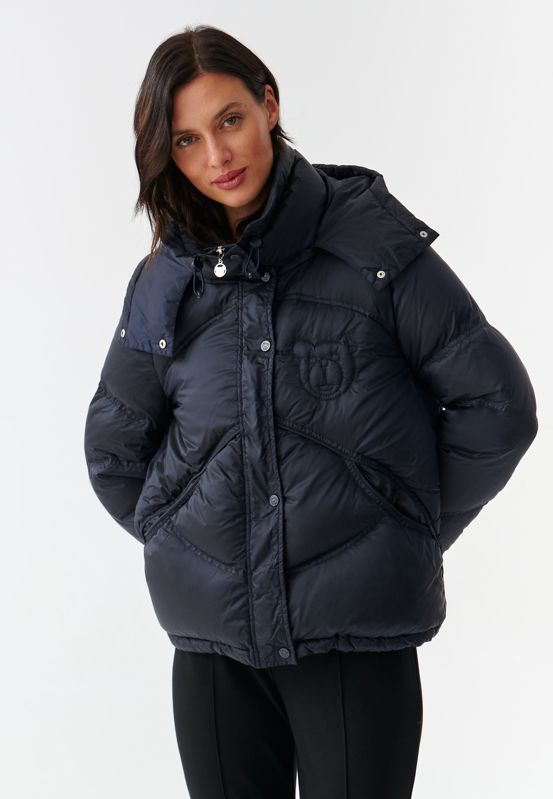 DAMSKA KURTKA PUCHOWA Z ODPINANYM KAPTUREM PRECJO 1 GRANATOWY 2